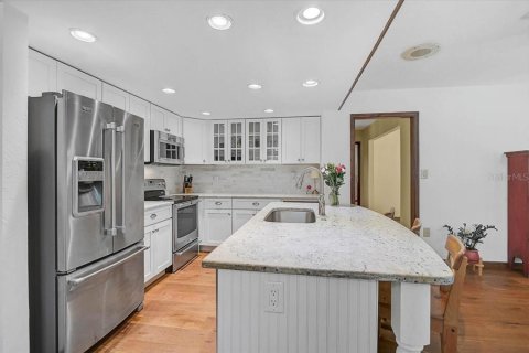 House in Sarasota, Florida 4 bedrooms, 226.5 sq.m. № 2103295 - photo 17
