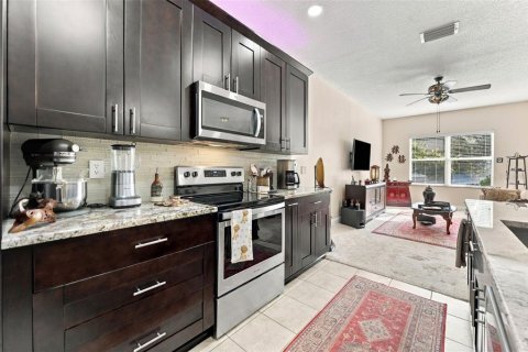 Touwnhouse à vendre à Riverview, Floride: 3 chambres, 178.37 m2 № 2399298 - photo 10