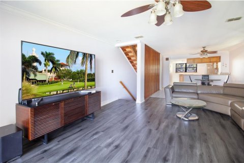 Adosado en venta en Treasure Island, Florida, 2 dormitorios, 134.71 m2 № 1687584 - foto 4