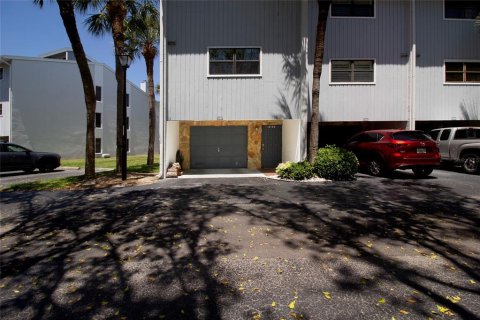 Adosado en venta en Treasure Island, Florida, 2 dormitorios, 134.71 m2 № 1687584 - foto 2