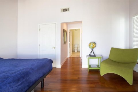 Adosado en venta en Treasure Island, Florida, 2 dormitorios, 134.71 m2 № 1687584 - foto 15