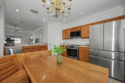 Touwnhouse à vendre à Tampa, Floride: 2 chambres, 113.71 m2 № 2319273 - photo 6