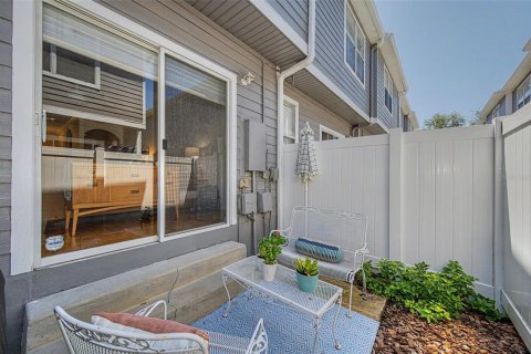 Touwnhouse à vendre à Tampa, Floride: 2 chambres, 113.71 m2 № 2319273 - photo 10