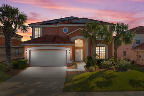 Casa en alquiler en Davenport, Florida, 7 dormitorios, 257.43 m2 № 1907381 - foto 1