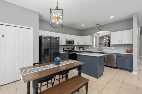 Casa en alquiler en Davenport, Florida, 7 dormitorios, 257.43 m2 № 1907381 - foto 18