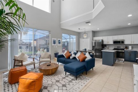Casa en alquiler en Davenport, Florida, 7 dormitorios, 257.43 m2 № 1907381 - foto 5