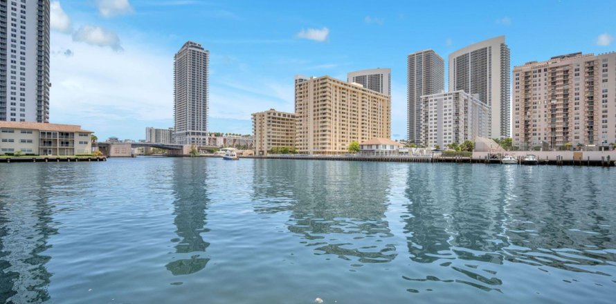 Condo à Hallandale Beach, Floride, 1 chambre № 1210370