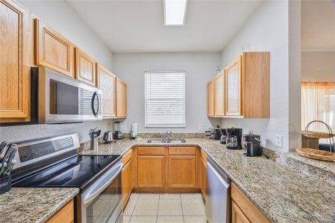 Townhouse in Davenport, Florida 4 bedrooms, 137.68 sq.m. № 1613282 - photo 8