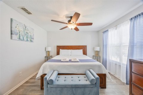 Townhouse in Davenport, Florida 4 bedrooms, 137.68 sq.m. № 1613282 - photo 15