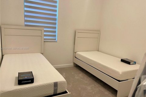 Купить виллу или дом в Майами, Флорида 4 спальни, 241.36м2, № 2240141 - фото 12