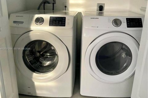 Купить виллу или дом в Майами, Флорида 4 спальни, 241.36м2, № 2240141 - фото 9