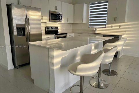 Купить виллу или дом в Майами, Флорида 4 спальни, 241.36м2, № 2240141 - фото 3