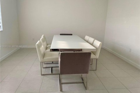 Купить виллу или дом в Майами, Флорида 4 спальни, 241.36м2, № 2240141 - фото 7