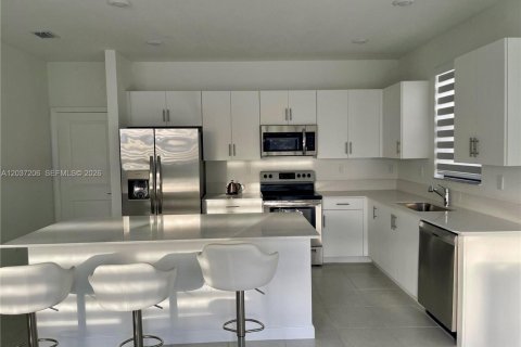 Купить виллу или дом в Майами, Флорида 4 спальни, 241.36м2, № 2240141 - фото 4