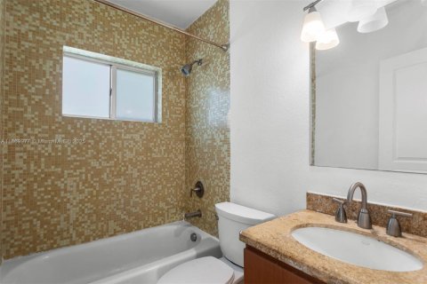 House in Miami Beach, Florida 44.13 sq.m. № 1979432 - photo 7