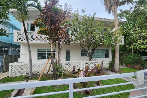 House in Miami Beach, Florida 44.13 sq.m. № 1979432 - photo 1