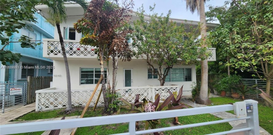 Studio in Miami Beach, Florida № 1979432