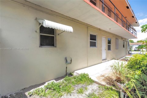 Condominio en venta en Hollywood, Florida, 1 dormitorio, 61.97 m2 № 2067110 - foto 21
