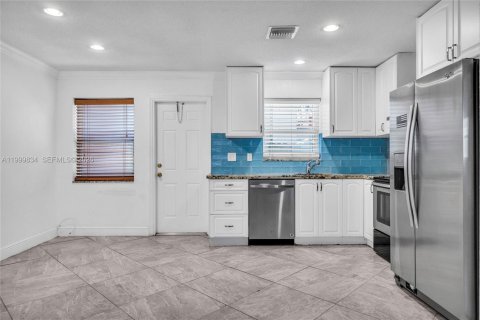 Condominio en venta en Hollywood, Florida, 1 dormitorio, 61.97 m2 № 2067110 - foto 9