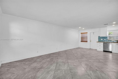 Condominio en venta en Hollywood, Florida, 1 dormitorio, 61.97 m2 № 2067110 - foto 2