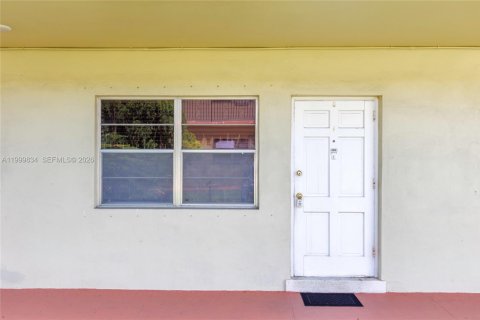 Condominio en venta en Hollywood, Florida, 1 dormitorio, 61.97 m2 № 2067110 - foto 19