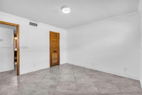 Condominio en venta en Hollywood, Florida, 1 dormitorio, 61.97 m2 № 2067110 - foto 11