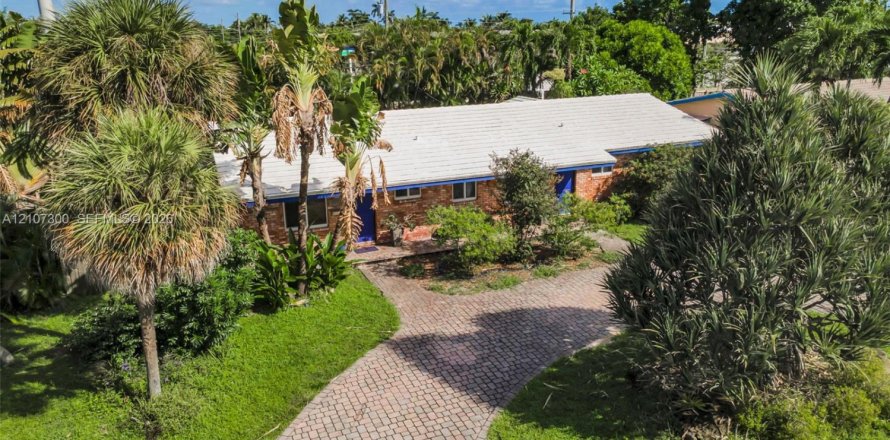 Immobilier commercial à Fort Lauderdale, Floride 169.83 m2 № 2430039