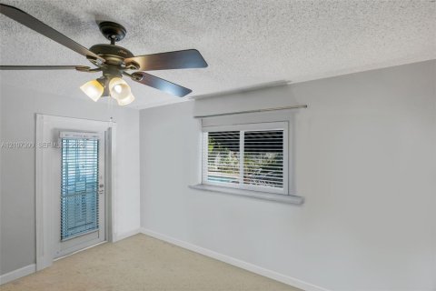 Immobilier commercial à vendre à Fort Lauderdale, Floride: 169.83 m2 № 2430039 - photo 19