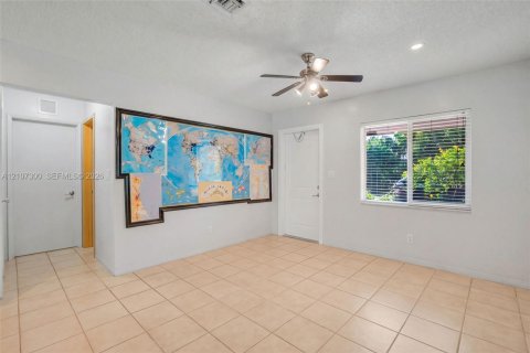 Immobilier commercial à vendre à Fort Lauderdale, Floride: 169.83 m2 № 2430039 - photo 27