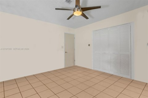 Immobilier commercial à vendre à Fort Lauderdale, Floride: 169.83 m2 № 2430039 - photo 23