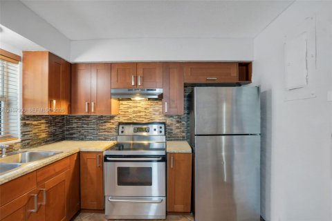 Immobilier commercial à vendre à Fort Lauderdale, Floride: 169.83 m2 № 2430039 - photo 29