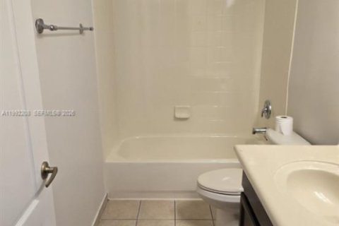 Townhouse in Homestead, Florida 3 bedrooms, 146.79 sq.m. № 2062313 - photo 23