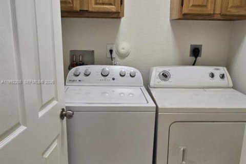 Townhouse in Homestead, Florida 3 bedrooms, 146.79 sq.m. № 2062313 - photo 29