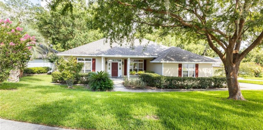 House in Gainesville, Florida 4 bedrooms, 186.55 sq.m. № 2094711