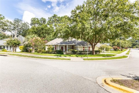 House in Gainesville, Florida 4 bedrooms, 186.55 sq.m. № 2094711 - photo 4