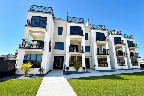 Condominio en Ormond Beach, Florida, 3 dormitorios № 2106879