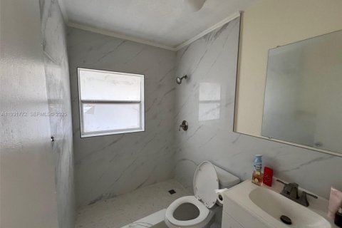 Villa ou maison à louer à Miami Gardens, Floride: 3 chambres, 121.7 m2 № 1991131 - photo 13