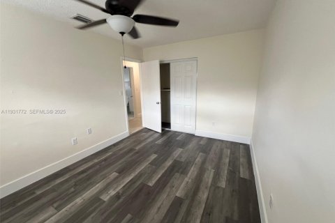 Villa ou maison à louer à Miami Gardens, Floride: 3 chambres, 121.7 m2 № 1991131 - photo 10