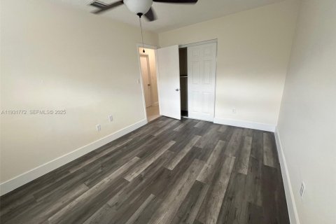 Villa ou maison à louer à Miami Gardens, Floride: 3 chambres, 121.7 m2 № 1991131 - photo 11