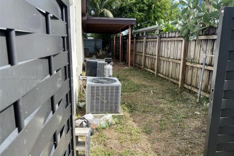 Villa ou maison à louer à Miami Gardens, Floride: 3 chambres, 121.7 m2 № 1991131 - photo 15