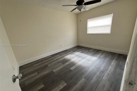 Villa ou maison à louer à Miami Gardens, Floride: 3 chambres, 121.7 m2 № 1991131 - photo 9