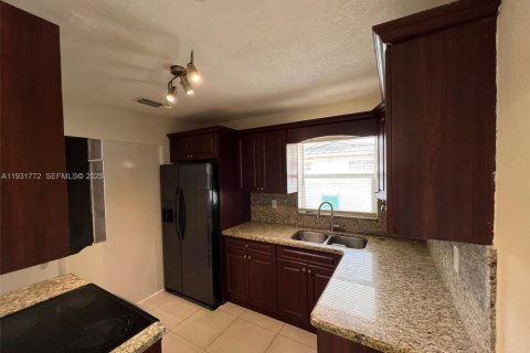 Villa ou maison à louer à Miami Gardens, Floride: 3 chambres, 121.7 m2 № 1991131 - photo 7