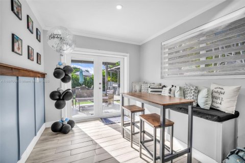 House in Miami, Florida 3 bedrooms, 149.39 sq.m. № 1947899 - photo 17