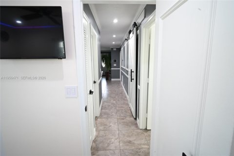 Villa ou maison à vendre à North Lauderdale, Floride: 4 chambres, 121.05 m2 № 2042405 - photo 20