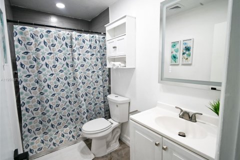 Villa ou maison à vendre à North Lauderdale, Floride: 4 chambres, 121.05 m2 № 2042405 - photo 22