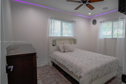 Villa ou maison à vendre à North Lauderdale, Floride: 4 chambres, 121.05 m2 № 2042405 - photo 15