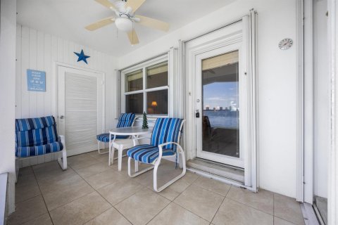 Condominio en venta en North Palm Beach, Florida, 2 dormitorios, 89.74 m2 № 2083166 - foto 6