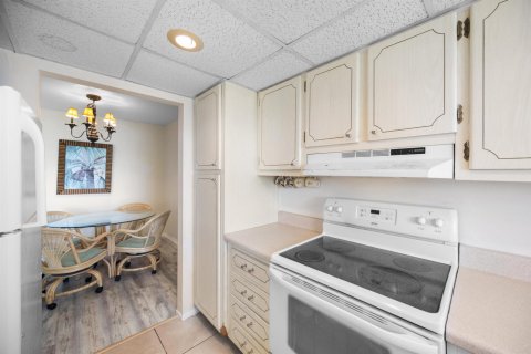 Condominio en venta en North Palm Beach, Florida, 2 dormitorios, 89.74 m2 № 2083166 - foto 30