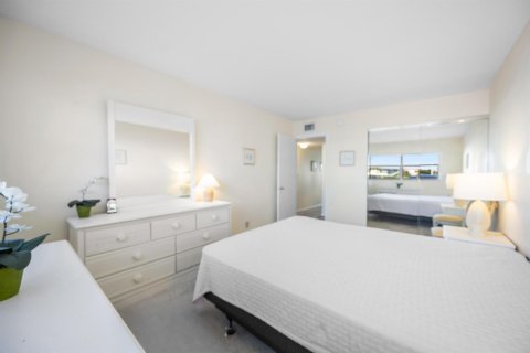 Condominio en venta en North Palm Beach, Florida, 2 dormitorios, 89.74 m2 № 2083166 - foto 24