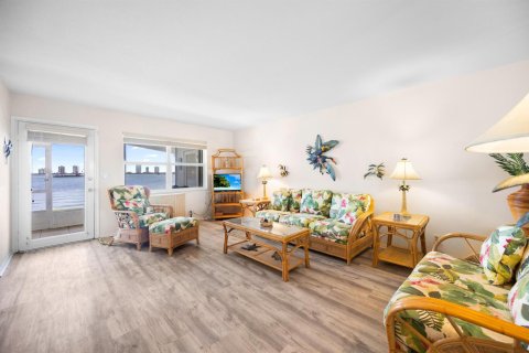 Condominio en venta en North Palm Beach, Florida, 2 dormitorios, 89.74 m2 № 2083166 - foto 13